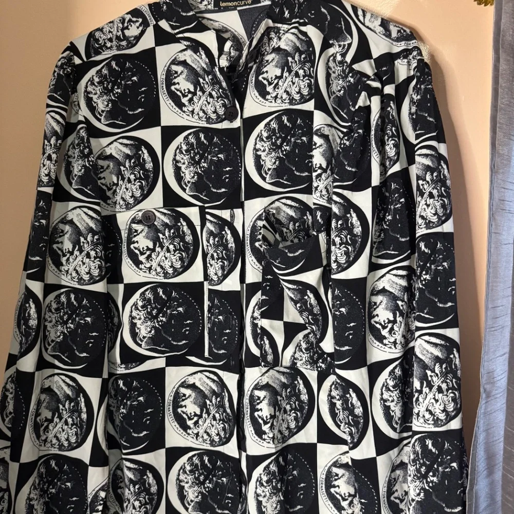 Tops - Picture 3 of 3